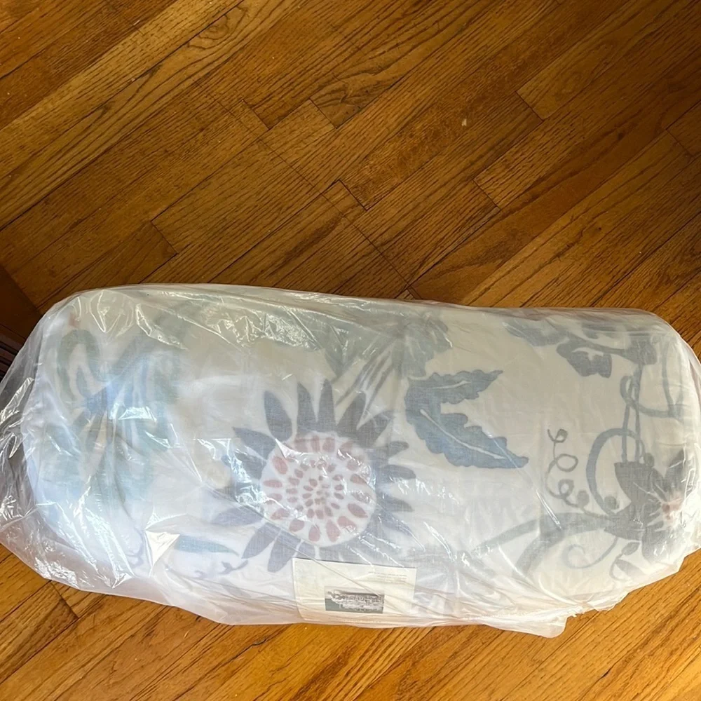 Anthropologie Velvet Hollyhock Quilt Queen with shams NWT